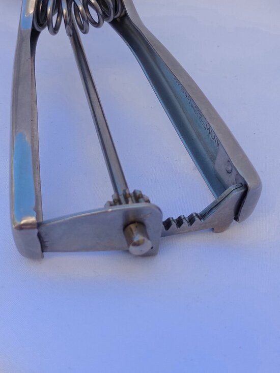 Stainless Steel Kitchen Tool Lot Garlic Press Ice Cream Scoop Pizza Cutter Tongs - Picture 11 of 16